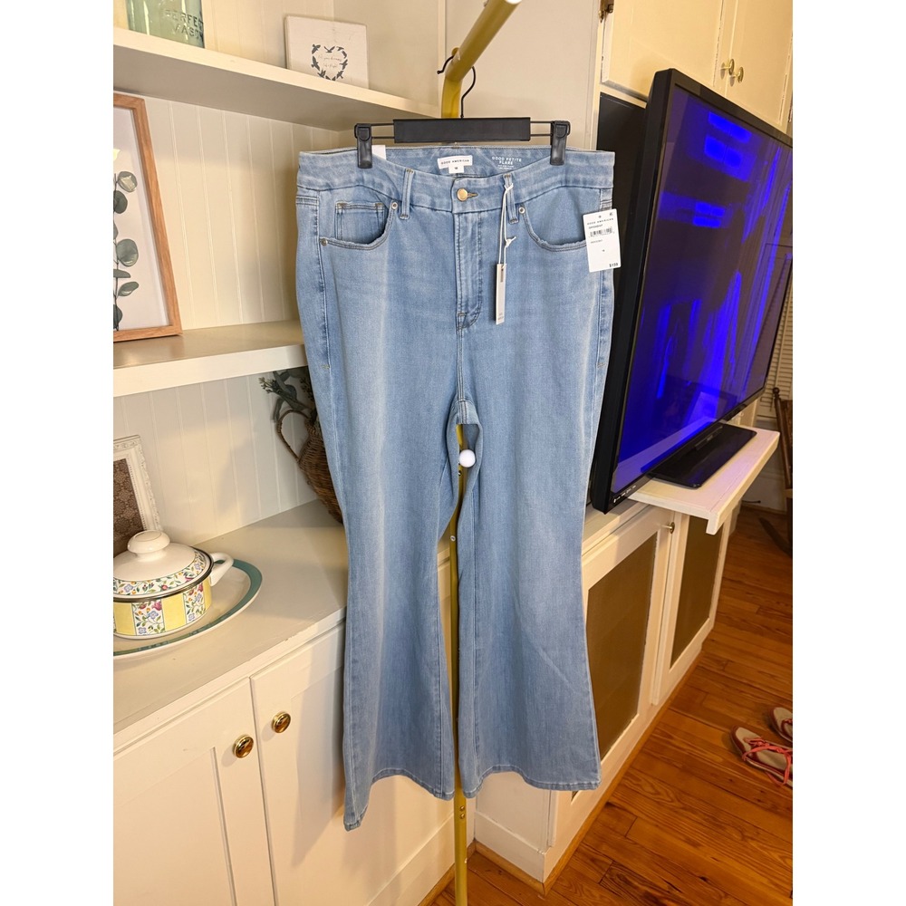 Good American Good Petite Flare Jeans Light Wash Mid Rise Size 16 GPFDVD10T